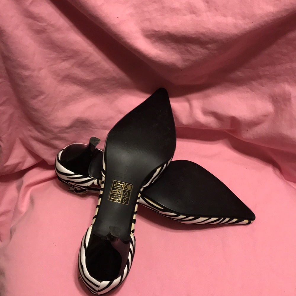 Shoes - Picture 3 of 4